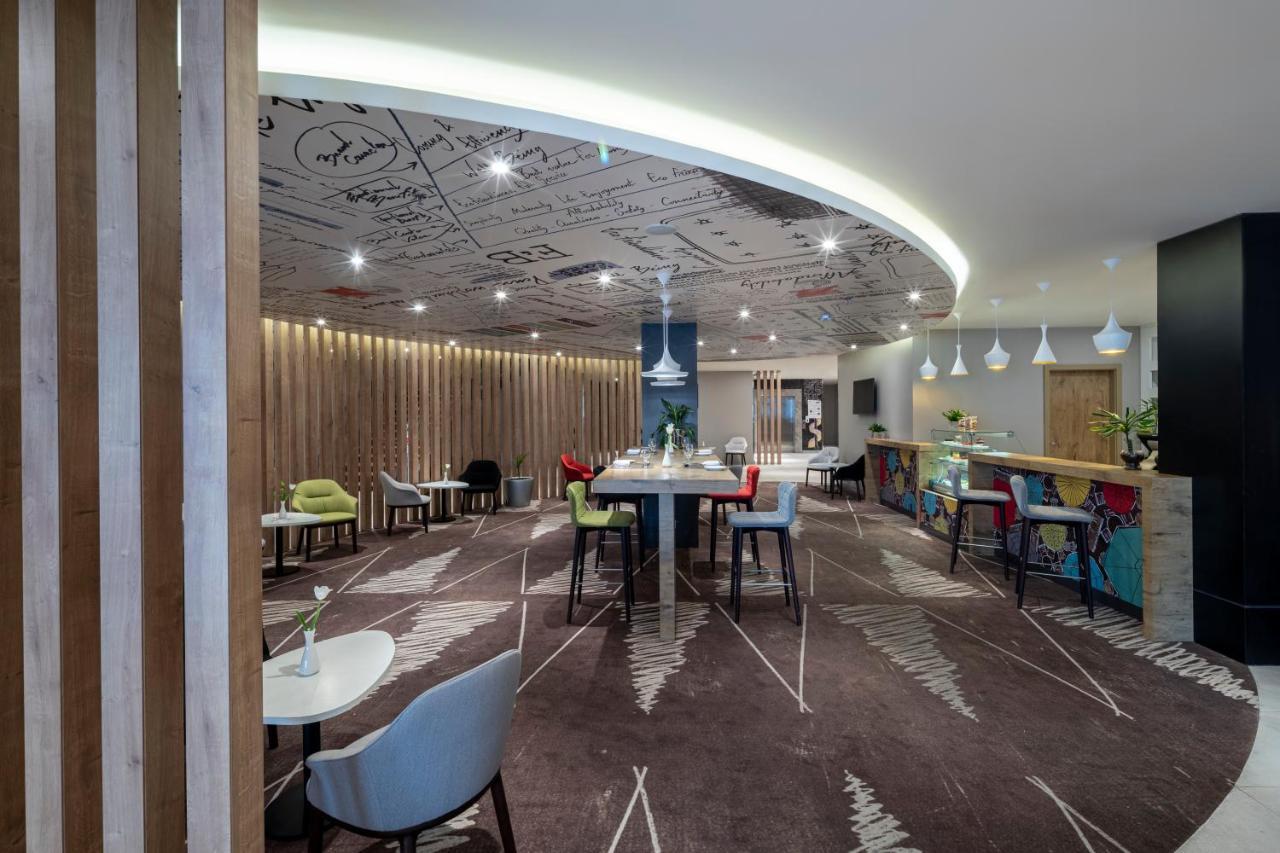 Hotel Ibis Jeddah Malik Road Esterno foto